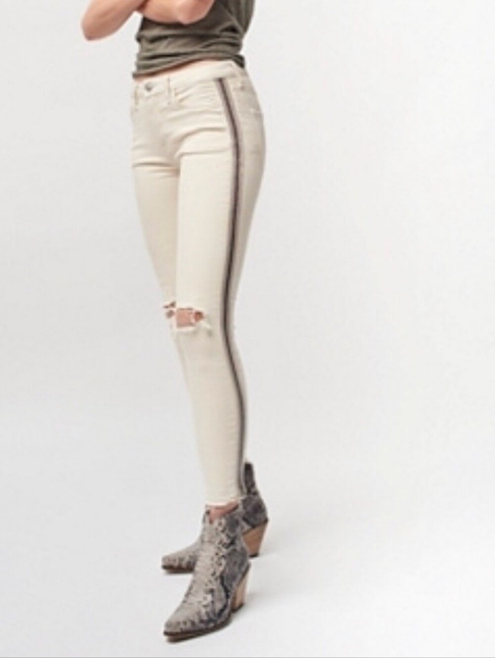 Free People Beaded Side Embellished Skinny jeans Size 28
